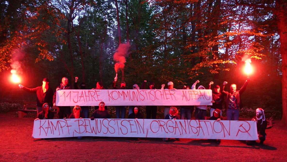 komaufbau's tweet photo. 1. Mai 2025 heißt auch 11 Jahre Kommunistischer Aufbau! Auf weitere erfolgreiche Schritte auf dem Weg zur Kommunistischen Partei!
Es ist Zeit für Klassenkampf! Zeit für Sozialismus! Zeit für die Kommunistische Partei! https://t.co/hgezVioaJ1