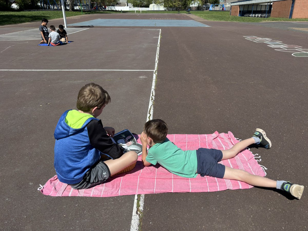 Our fourth graders have been hosting Kindergarten students for buddy reading. Perfect spot to do it; think our beloved #MissSobotkin would approve.🥹 <a href="/OPFabinFifth/">Oak Park Fifth Grade 🦈</a> <a href="/cbortnichak/">Christina Bortnichak</a> <a href="/Kellyrice26/">Kelly Rice</a>