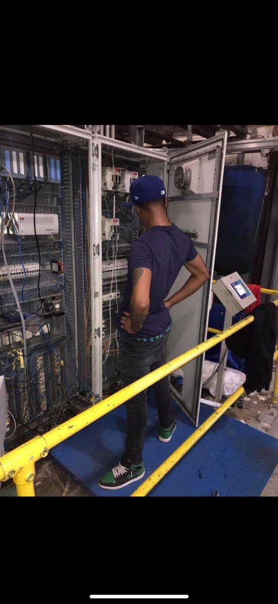 Tranquilos, ya está el técnico arreglando