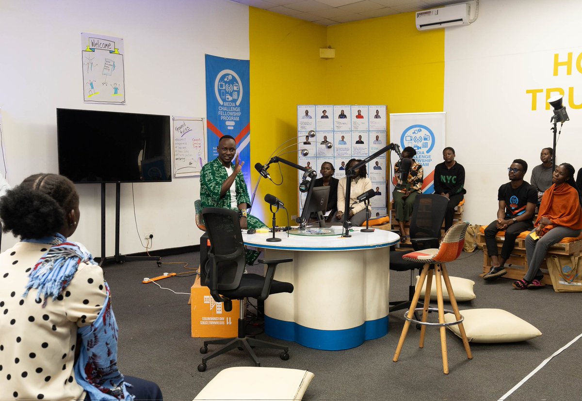 Media Challenge Initiative (@imchallengeug) on Twitter photo Ready to hit the airwaves?📻
Earlier in the day, we kicked off our #MediaFellowshipUg youth participatory radio week. It is dedicated towards giving our #nextgenjournalists the tools & techniques to master radio broadcast!
This Fellowship week is in partnership with <a href="/KasUganda/">KAS Uganda & S.Sudan</a>. Ready to hit the airwaves?📻
Earlier in the day, we kicked off our #MediaFellowshipUg youth participatory radio week. It is dedicated towards giving our #nextgenjournalists the tools & techniques to master radio broadcast!
This Fellowship week is in partnership with <a href="/KasUganda/">KAS Uganda & S.Sudan</a>.