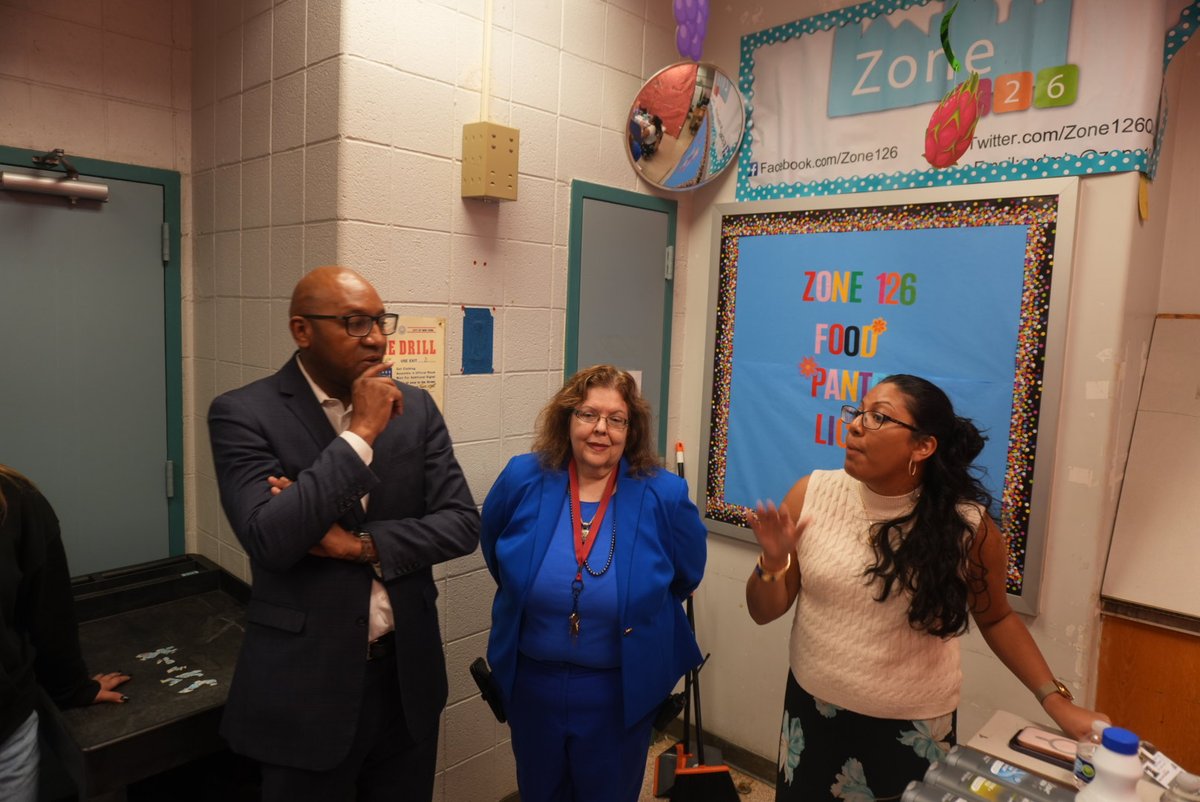Zone126Queens's tweet photo. Big thanks to @DRichardsQNS for visiting LICHS! 🎉🏫 From culinary kitchens 🍳 to Career &amp; Tech Ed 🔧, food pantry 🥫, and 21st Century Learning 🚀 — our students felt the love and left inspired: "It’s not how you start, but how you finish!" 💥 #QueensIsTheWorldsBorough https://t.co/951nzSSE5E