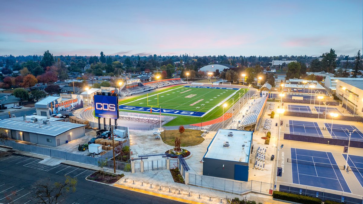 CoachEricMarty's tweet image. We are still looking to add one QB to our signing class who can come in and compete to be the guy at @COSGIANTS_FB!
Whether a 2025 prospect or in the portal, come play for one of the top JC programs in the state — in an offensive system built to help maximize your potential!