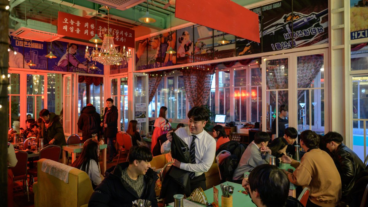 CSIS Korea Chair (@csiskoreachair) on Twitter photo ☢️Why Young South Koreans Are Cooling on the Bomb | <a href="/CSIS/">CSIS</a> <a href="/CSISGeopolitics/">CSIS Geopolitics and Foreign Policy</a> Korea Chair Platform
<a href="/jamesd_kim/">James D. Kim</a>, 2024-2025 CSIS-USC US-Korea NextGen Scholar and Assistant Professor at <a href="/UW/">University of Washington</a>, analyzes South Korea's generational divide on nuclearization.
🔗: csis.org/analysis/why-y… ☢️Why Young South Koreans Are Cooling on the Bomb | <a href="/CSIS/">CSIS</a> <a href="/CSISGeopolitics/">CSIS Geopolitics and Foreign Policy</a> Korea Chair Platform
<a href="/jamesd_kim/">James D. Kim</a>, 2024-2025 CSIS-USC US-Korea NextGen Scholar and Assistant Professor at <a href="/UW/">University of Washington</a>, analyzes South Korea's generational divide on nuclearization.
🔗: csis.org/analysis/why-y…