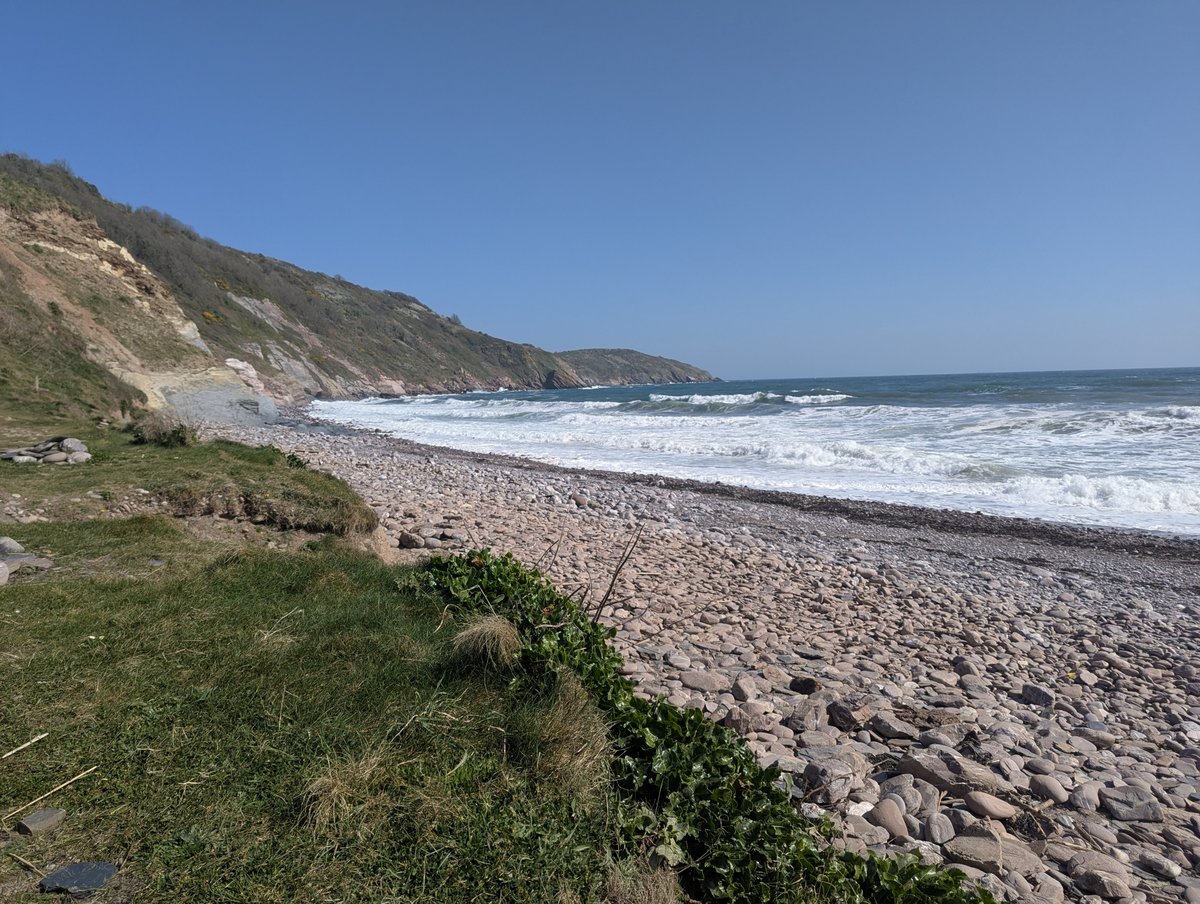 nickbiss39's tweet image. Breathtaking walks (in both senses) by the sea #SmallBeautiesHour #BecauseOfClem #ThreadOfGold