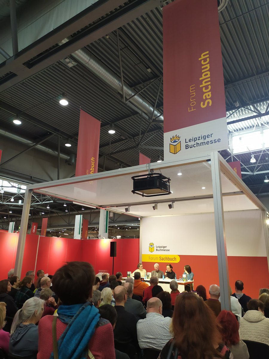 Die Leipziger Buchmesse liegt zwar schon eine Weile zurück, doch die Vorfreude auf das nächste Jahr ist bereits groß. Ein herzliches Dankeschön an das gesamte Team und an Heidemarie Schröder für die wunderbare Zeit! Bis zum nächsten mal!