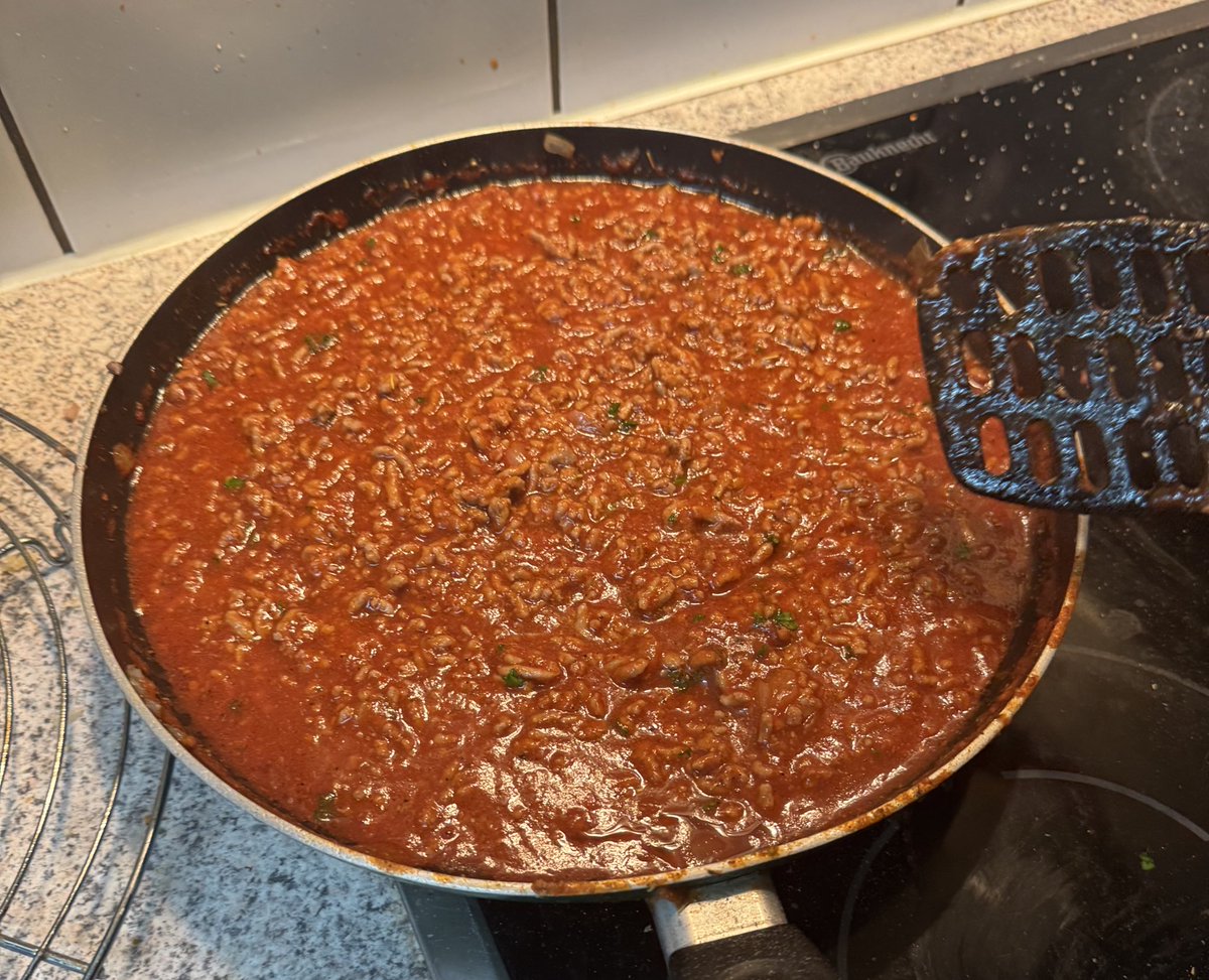 I like to cook with red wine. Sometimes I even add it to the food! 🤓