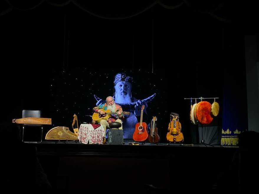 Зноў зладзілі выступ Івана Кірчука ў тэатры. Абкаталі новую праграму перад выхадам альбома. Пост сабе на памяць.