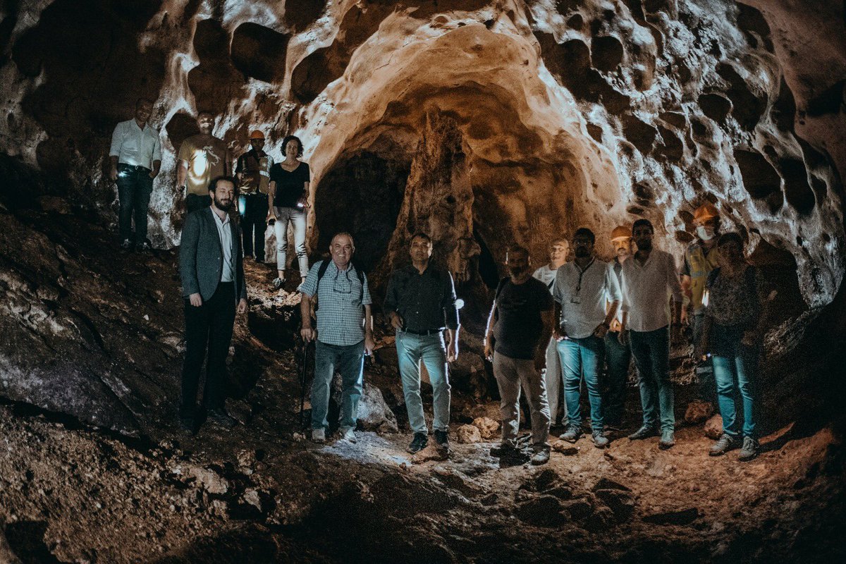 13 Ağustos 2020'de Mahir Bey ile birlikte, kanal İstanbul güzergâhında yer alan tarihi Yarımburgaz Mağarası'nı gezme fırsatımız olmuştu. Sağlıklı ve özgür günlerde yeniden kanalsız İstanbul'u gezmek dileğiyle. 
İyi ki doğdunuz. <a href="/mhrpolat/">Dr. Mahir Polat</a>
#MahirPolatınEviİstanbuldur