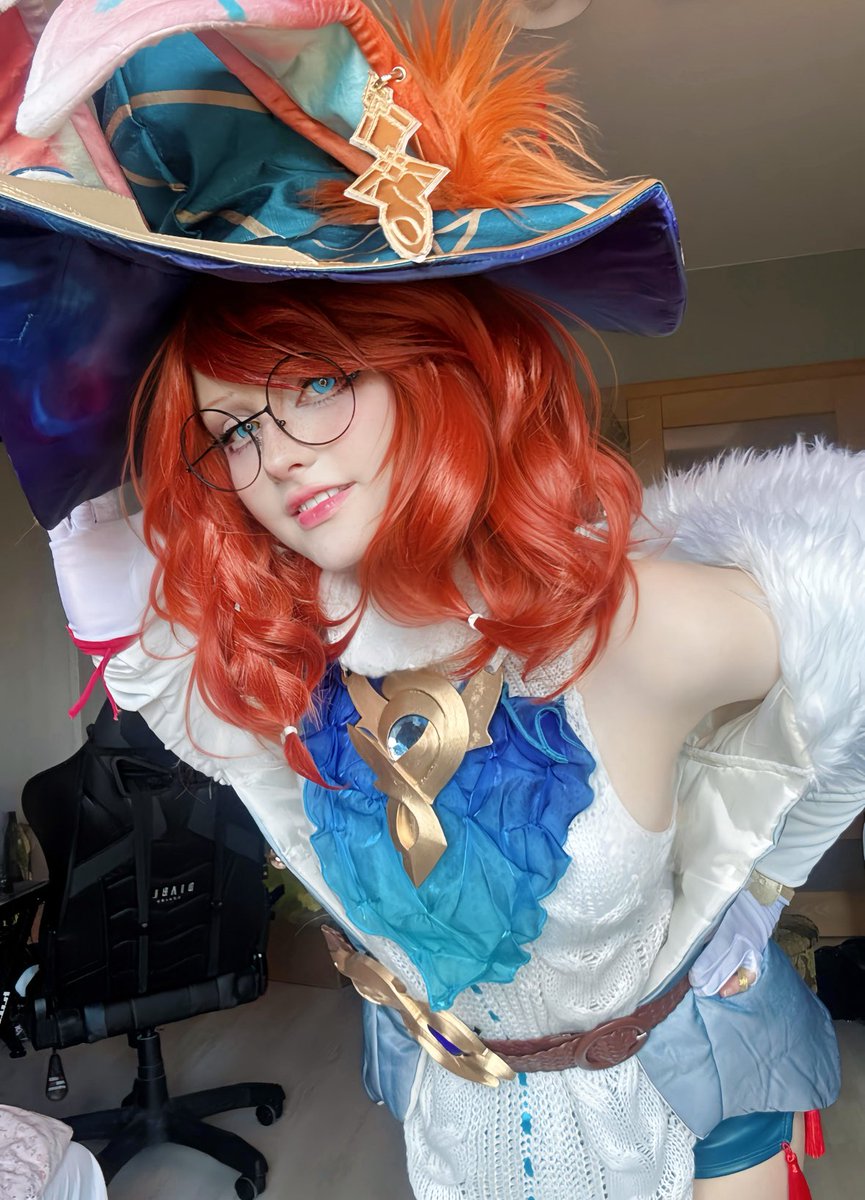 Kalafala1's tweet image. I'll allow myself to post this one here since my second account dead asf lol
#cosplay #LeagueOfLegends