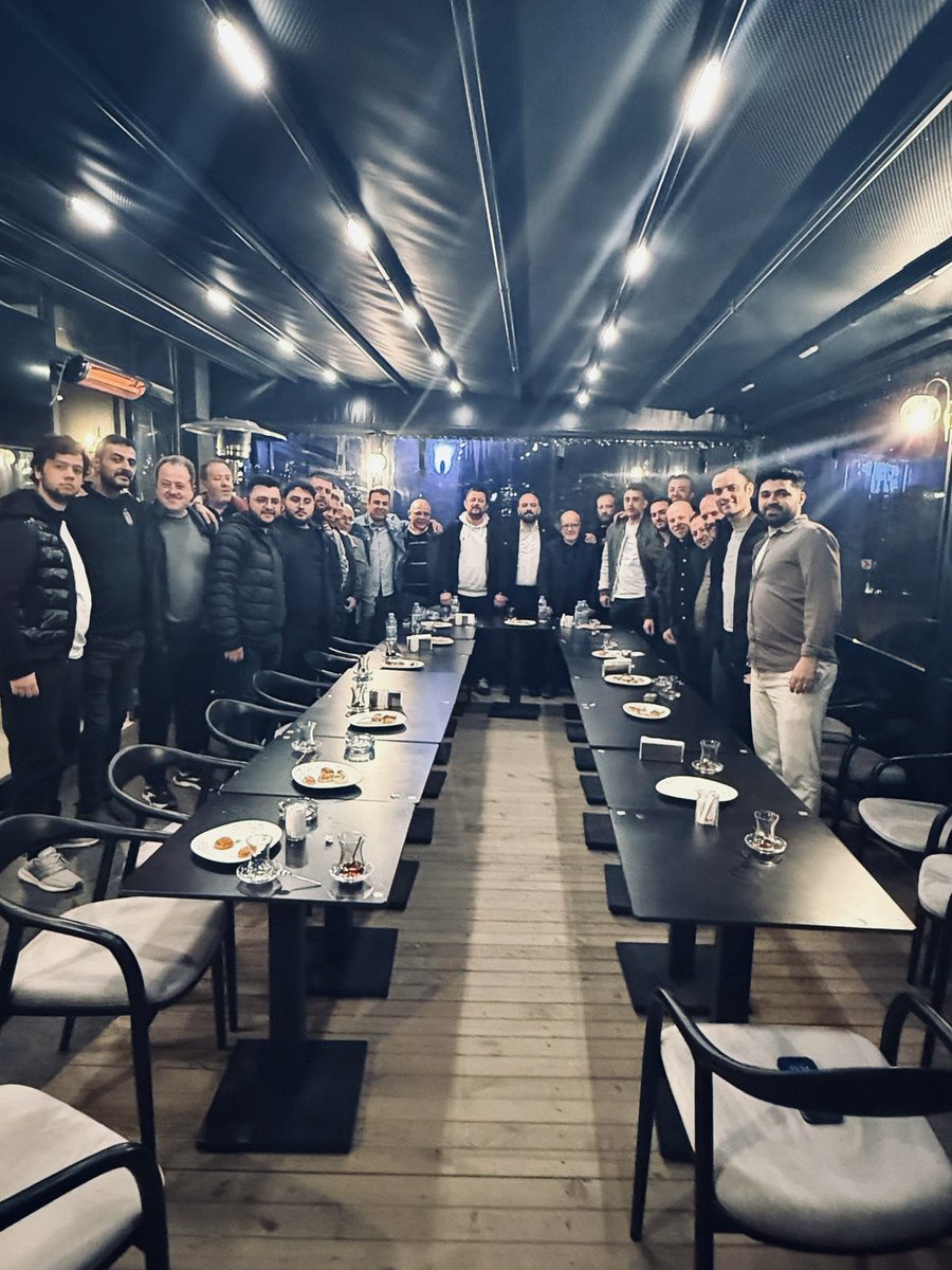 Kemerburgaz Beşiktaşlılar Derneği'nin organize ettiği toplantıya katıldık. 

Davetleri ve misafirperverlikleri için teşekkür ederiz.

#Beşiktaş #MirasBeşiktaş