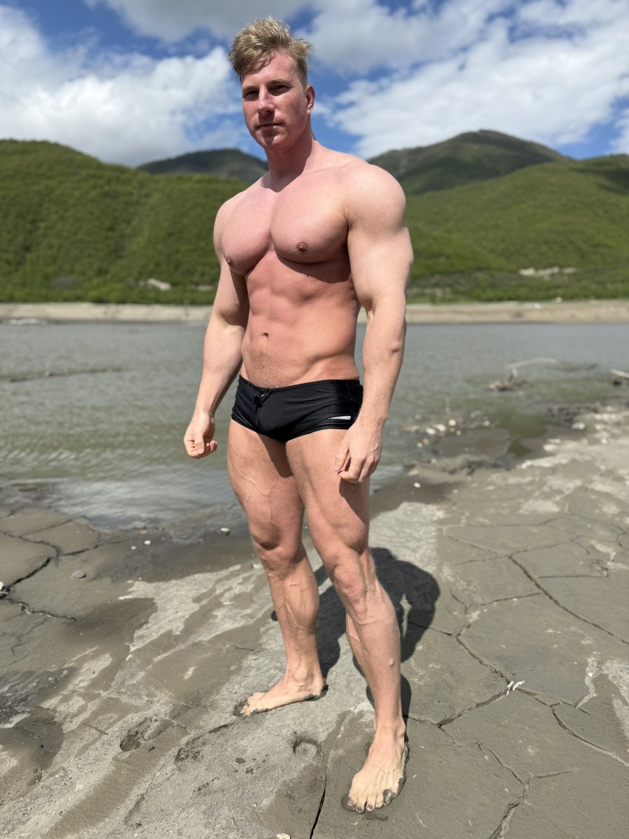 Edgars_Snepsts's tweet image. Swimming season opened finally this year 🏊♂️ 🔥🏔️
#bodygoals #chest #bodybuilderlifestyle #muscles #fitnessphotography #strongbody #fitnessmotivation #dedication #fitgoals #fitness #fitinspiration #gymbody #gymmotivation #shredded #fitlifestyle #sixpack #fitnessmodel…