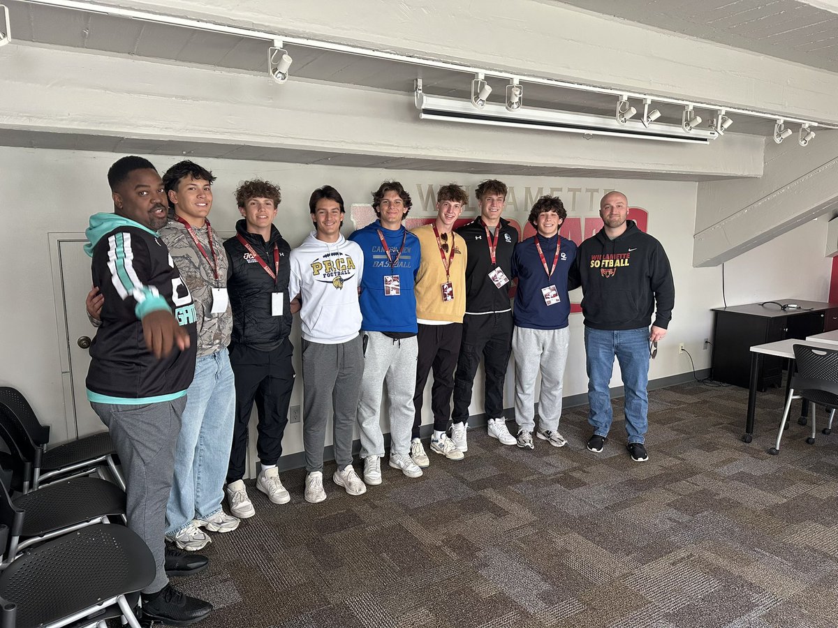 Gametime Recruiting & Consulting (@gametimerc) on Twitter photo ๐ <a href="/GametimeRC/">Gametime Recruiting & Consulting</a> Oregon College Tour ๐
Our 5th stop was <a href="/WillametteFB/">Willamette Football</a> and a great tour by <a href="/Rude_WUBearcats/">Tim Rude</a>!!! The young men had a great opportunity to get evaluated by a college coach but also understand how to get better in their craft. Thank you Coach Rude for your time and ๐ <a href="/GametimeRC/">Gametime Recruiting & Consulting</a> Oregon College Tour ๐
Our 5th stop was <a href="/WillametteFB/">Willamette Football</a> and a great tour by <a href="/Rude_WUBearcats/">Tim Rude</a>!!! The young men had a great opportunity to get evaluated by a college coach but also understand how to get better in their craft. Thank you Coach Rude for your time and