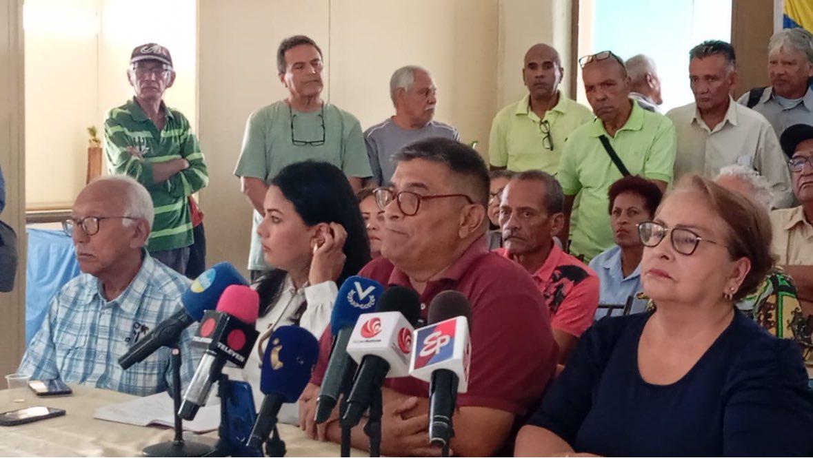 CentralASI's tweet photo. La Seccional Aragua de @CentralASI convoca a la marcha del 1• de mayo en unidad de acción. Reclamamos un Salario Suficiente para cubrir la cesta alimentaria y la recuperación progresiva del salario y sus incidencias. Pedimos un Bono de transporte. #JusticiaSalarial https://t.co/GBnSZB3Eaj