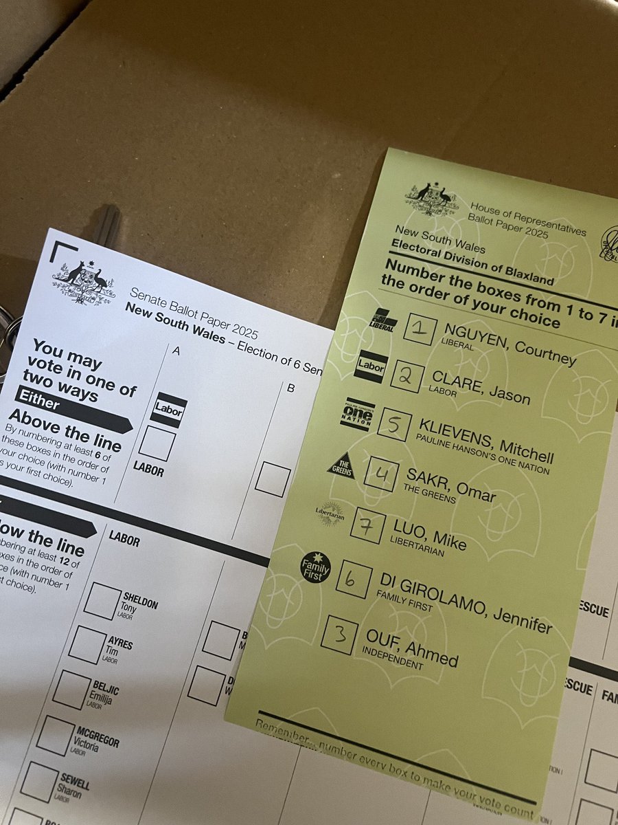 blndsknyrchbtch's tweet photo. everyone getting mad at me so here you go i did one for the tories too 🙄 #voteoften https://t.co/p5Yz4AbnzI