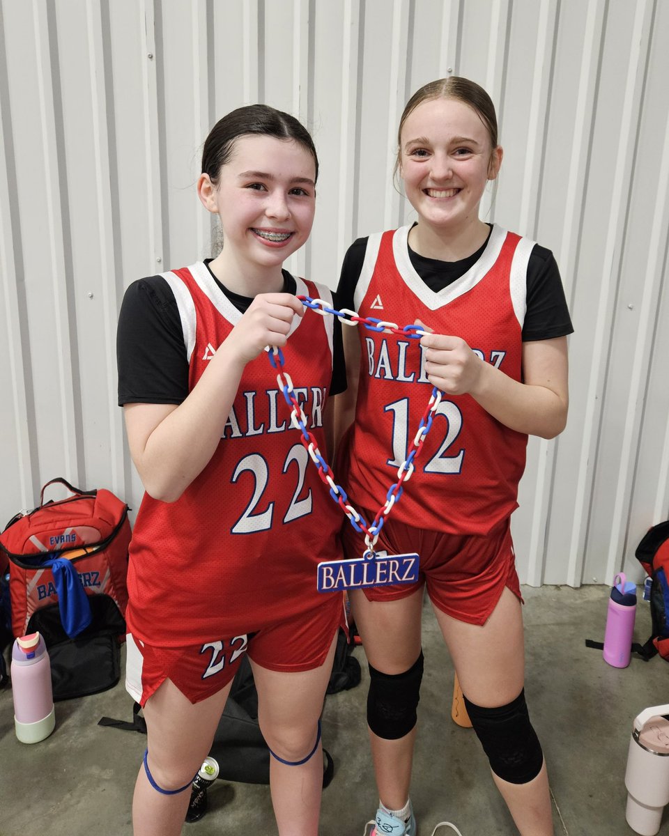 ballerz2030's tweet photo. Jentry, Lilly and Lexi out here with all the bling!! https://t.co/RoJs0Cu2un