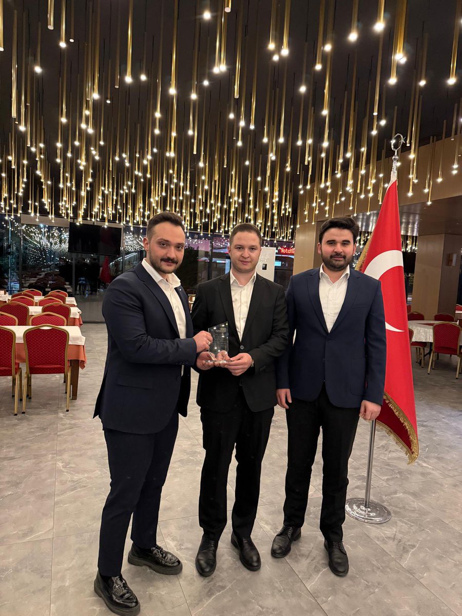 kursattatoglu's tweet photo. Bugün, Yurtiçi Teşkilat Komisyonu olarak devir teslim törenimizi gerçekleştirdik.
Görev süresi boyunca katkılarıyla teşkilatımıza güç katan @uysalfaruk19 ve @EminSimsek_’e, ayrıca süreçte emek veren tüm bölge koordinatörlerimize ve başkanlarımıza gönülden teşekkür ediyoruz.
#GençMÜSİAD