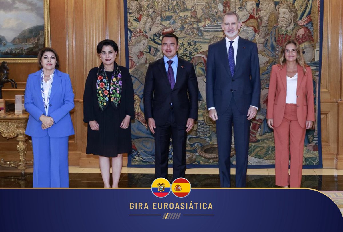 Cancillería del Ecuador 🇪🇨 (@cancilleriaec) on Twitter photo Afianzamos lazos entre 🇪🇨 y 🇪🇸
En Madrid, la canciller <a href="/gabisommerfeld/">Gabriela Sommerfeld</a> acompañó al presidente <a href="/DanielNoboaOk/">Daniel Noboa Azin</a> en una reunión con el Rey Felipe VI donde dialogaron sobre los lazos que unen a ambos países y temas clave de la agenda bilateral para el nuevo período presidencial. Afianzamos lazos entre 🇪🇨 y 🇪🇸
En Madrid, la canciller <a href="/gabisommerfeld/">Gabriela Sommerfeld</a> acompañó al presidente <a href="/DanielNoboaOk/">Daniel Noboa Azin</a> en una reunión con el Rey Felipe VI donde dialogaron sobre los lazos que unen a ambos países y temas clave de la agenda bilateral para el nuevo período presidencial.