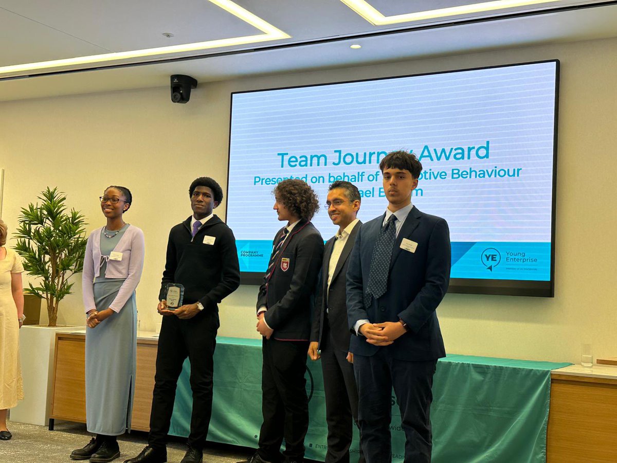 At the Bank of New York HQ, the final five schools of the Young Enterprise Company programme presented their business journeys. HAGR won the Team Journey Award for best overcoming challenges, despite being first-year participants among competitors with 5+ years of experience. ✨