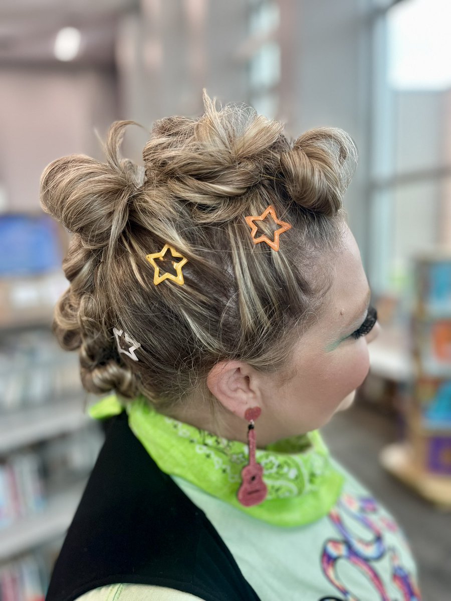 Rock the STAAR tomorrow! 🎸 #thehappiestlibraryonearth #owlaboutthebest <a href="/CyFairLibraries/">CyFairLibraries</a> <a href="/cfisdmcgown/">@cfisdmcgown</a>