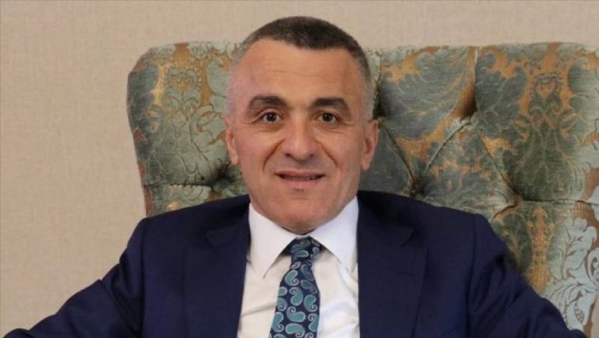 friedrichxq_s's tweet photo. “Memurlar, işçiler bir ay maaş almasın" diyen valinin 89 milyon liralık malvarlığı ortaya çıkmış.. https://t.co/F9Yr5wrSOw