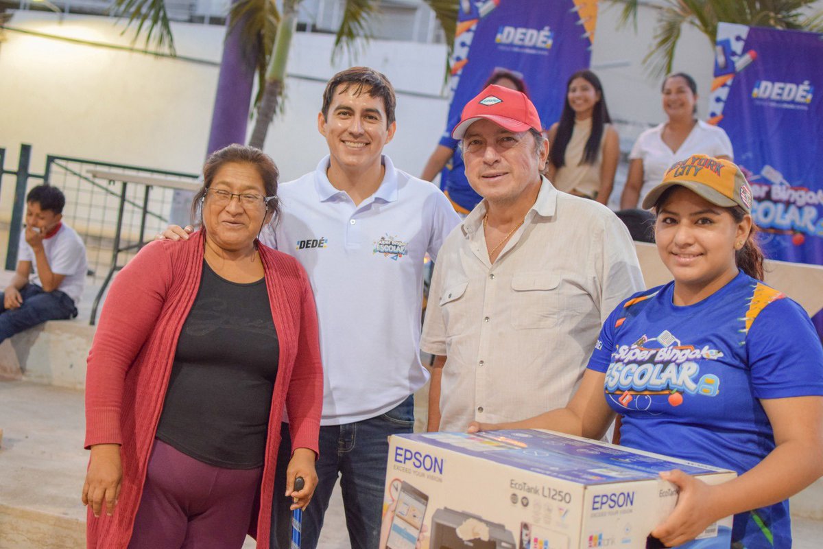 P_Cisneros's tweet photo. Por iniciativa de Bruno Dedé, concejal principal de La Libertad, se efectuó un bingo con premios relacionados al área educativa. El éxito fue notorio, destacándose la excelente organización y la participación de aproximadamente 2,500 personas. https://t.co/o0iseaNEPh