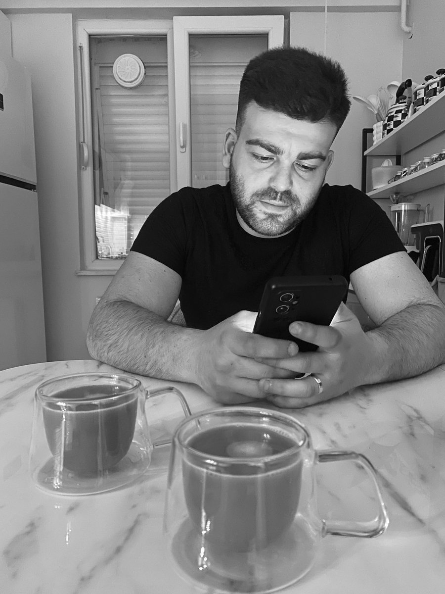 SudeErcan12's tweet photo. Sevdiğinle evlenip, evinde kahve içme işi ✅ https://t.co/tbUeXOuCea