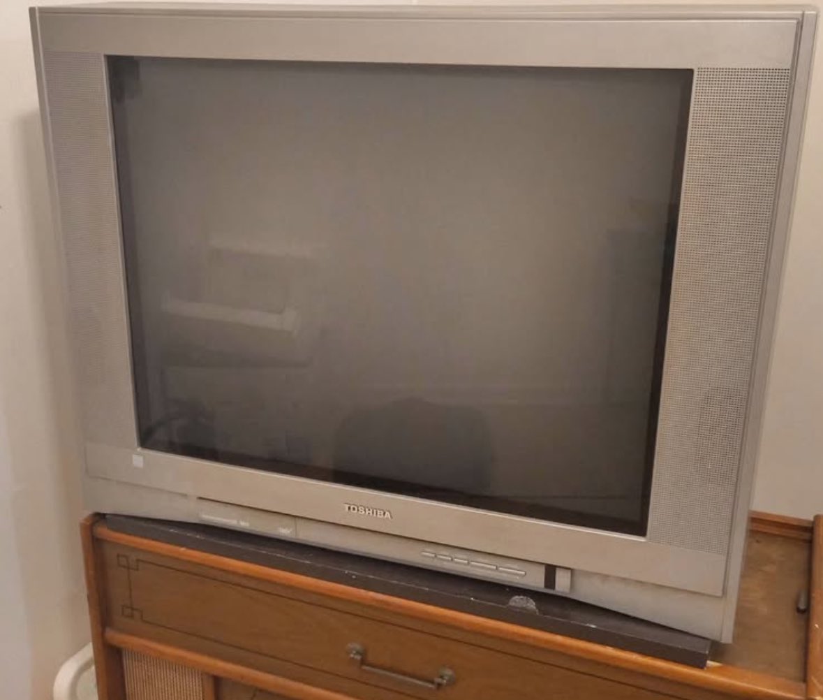 33" Toshiba free in Raleigh, North Carolina