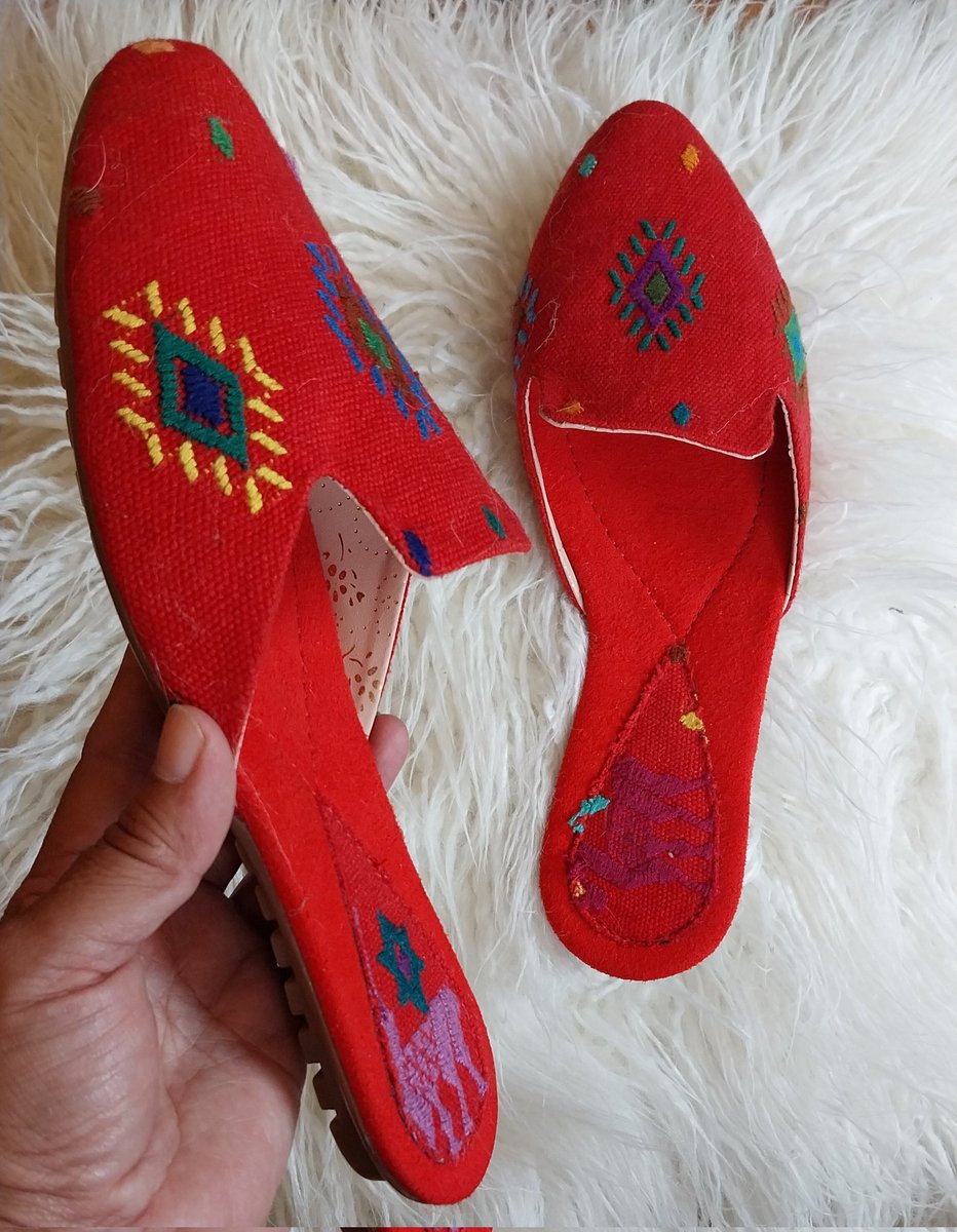 👑️Piezas únicas para mamás únicas.
👡Modelos limitados, 
💅Variedad de estilos disponibles 
📩 Haz tu pedido para este 10 de mayo 
📦entrega a domicilio disponible💵Pagas al recibir 
🖊Compras al WhatsApp 5861 7470 
📣¡No te quedes sin el tuyo!