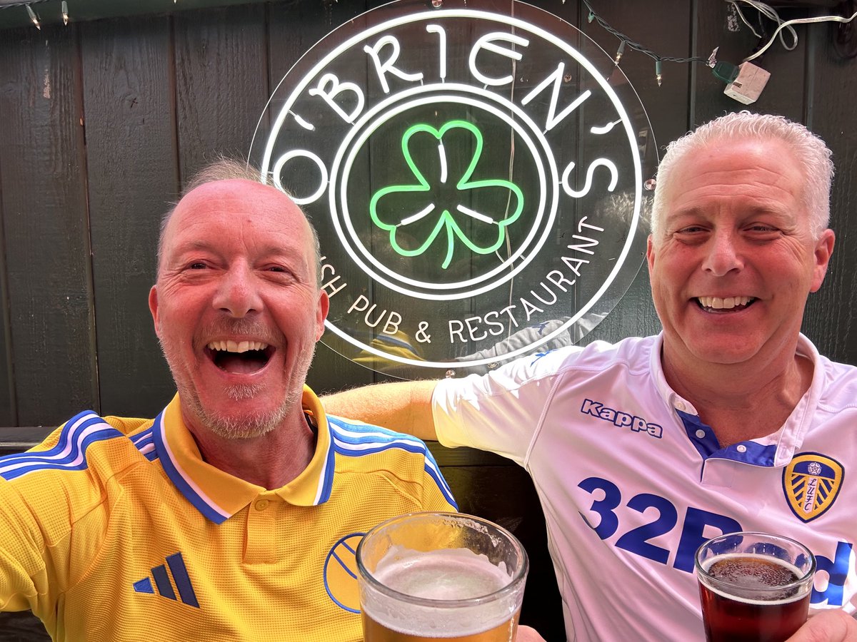 Leeds are going up - from O’Brien’s Irish Pub, Santa Monica, LA. M.O.T 👊 ALAW