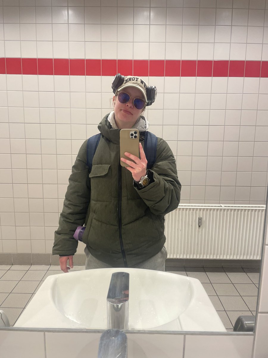 Anette Nilsson has an upcming book in progress, you can see it on her website and on her instagram here

instagram.com/p/DIBwbUisq52/…

We also recorded a podcast together. I Appreciate and love your support on it. Thank you!!
youtu.be/y80MIVPw5_o?si…

#podcast #conversation