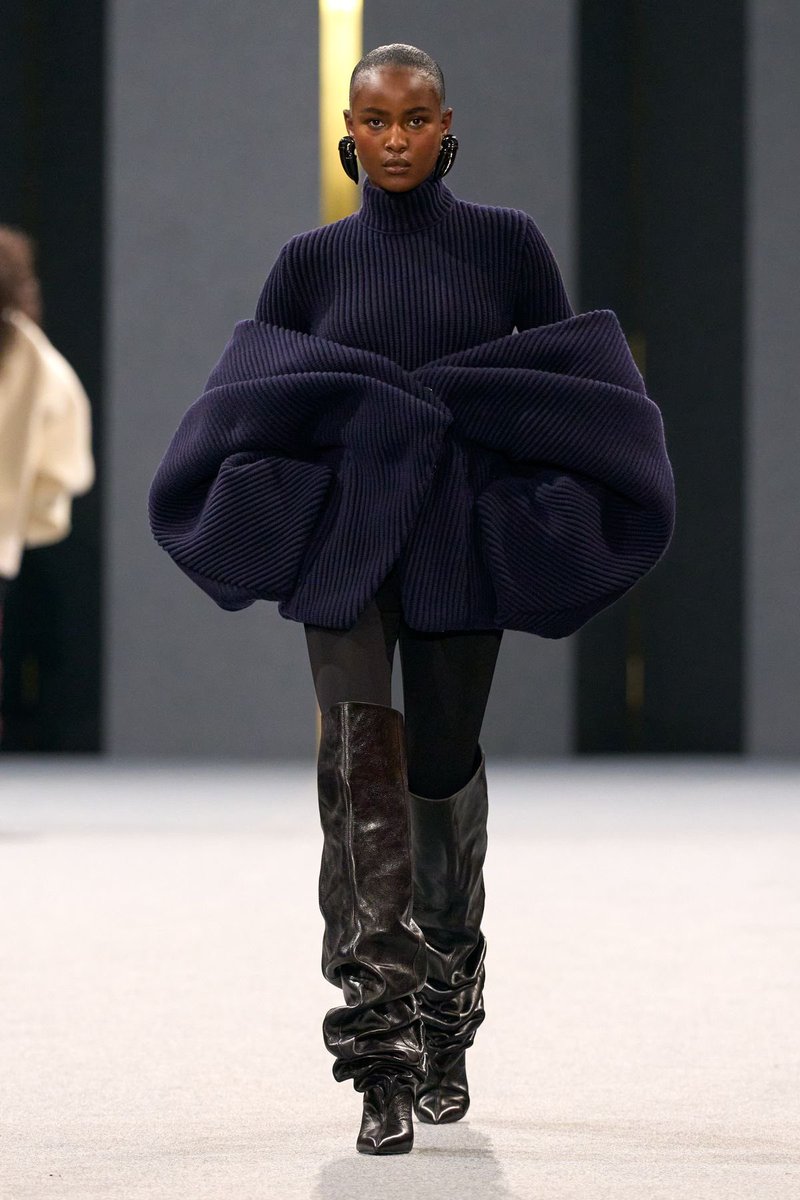 trybejpg's tweet photo. Balmain AW25’ https://t.co/WKKSYLf9ny