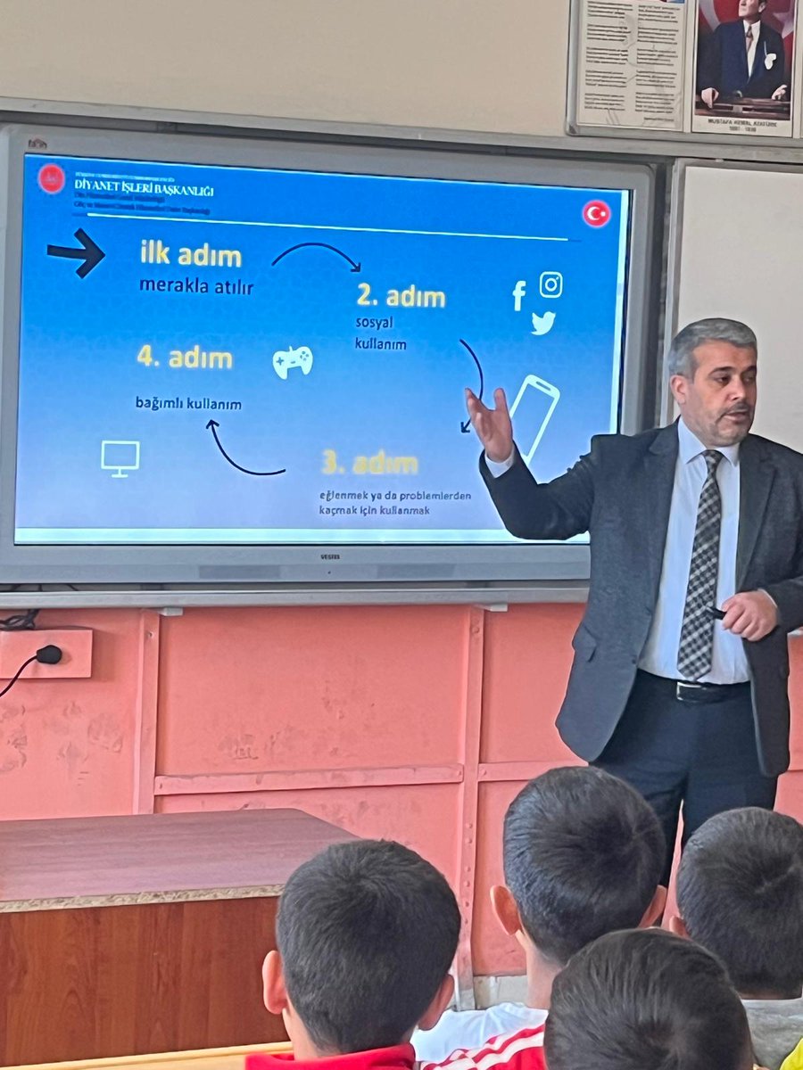 İlçe Müftümüz Sayın Şahmurat KAYA,okulumuzda ögrencilerimize yönelik"Dijital Bağımlılıkla Mücadele"semineri gerçekleştirdi. Müftümüze teşekkürlerimizi sunuyoruz 
 <a href="/tcmeb/">Millî Eğitim Bakanlığı</a> <a href="/agrimem/">AĞRI MEM</a> <a href="/hasan_kokrek/">Hasan Kökrek</a>  <a href="/tutakmem/">Tutak İlçe MEM</a> <a href="/mehmetk37779583/">mehmetkartal</a>  <a href="/tutakmuftuluk/">Tutak İlçe Müftülüğü</a>