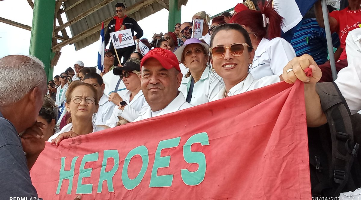 Centro Provincial de Higiene, Epidemiología y Microbiología calentando el brazo, nos vemos en la Plaza. Unidos y comprometidos con la salud del pueblo. 
Viva el 1ro de Mayo 🇨🇺
#PorCubaJuntosCreamos
<a href="/LorenzoOsbel/">Osbel Lorenzo</a> 
<a href="/VivianaDgs/">Dra. Viviana Gutiérrez Rodríguez</a> 
<a href="/dgslastunas/">Dirección General de Salud Las Tunas</a> 
<a href="/Ronald1969HT/">Ronald</a> 
<a href="/amppltu/">@Comunicadora AMPP Las Tunas.</a>