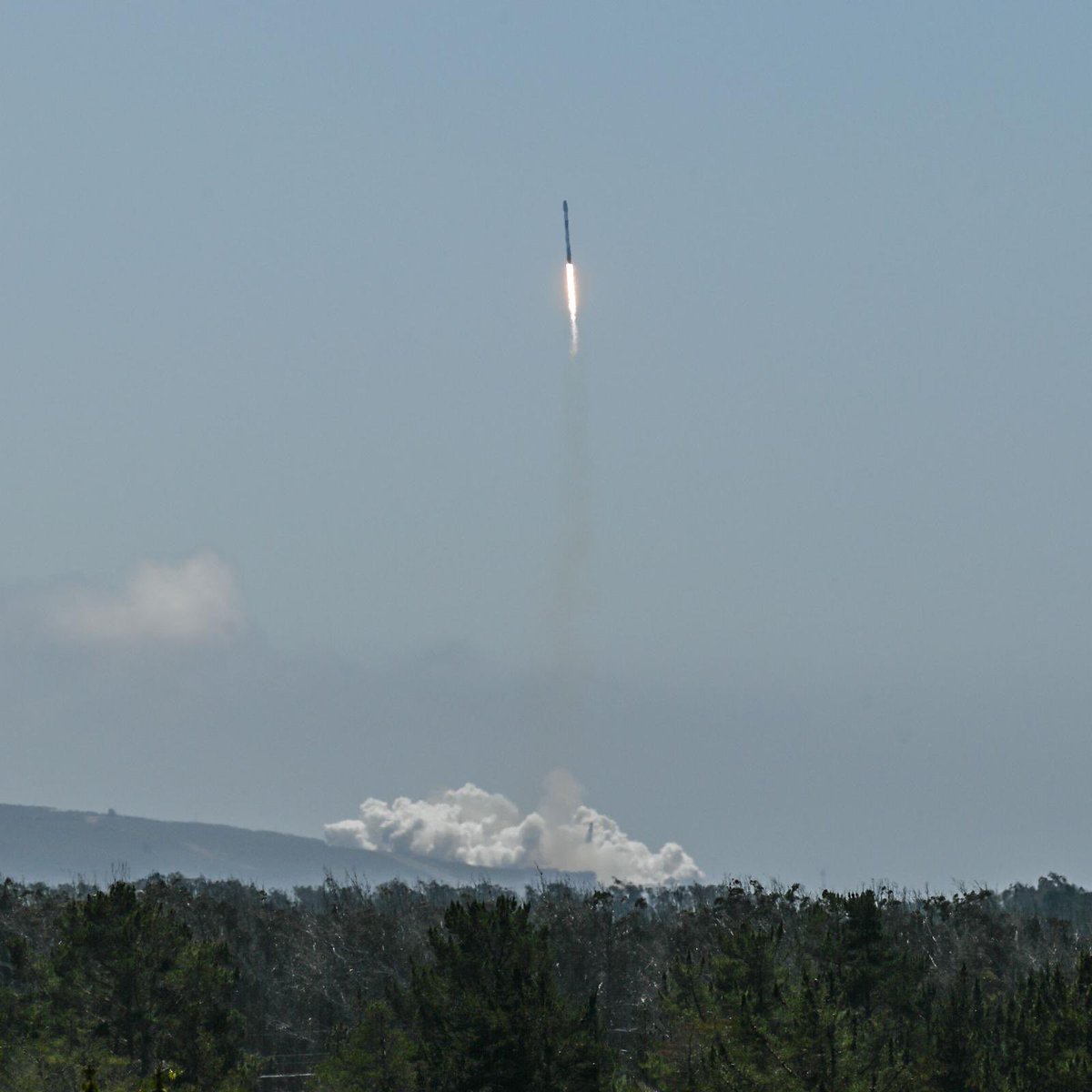 Vandenberg Space Force Base (@sldelta30) on Twitter photo Team V Guardians & airmen in partnership with <a href="/SpaceX/">SpaceX</a> launched 27 Starlink satellites to low earth orbit via Falcon 9 from SLC-4E at 1:42 PM PT, Apr 28. Itโs the 19th launch from USSFโs West Coast Spaceport at VSFB in 2025! ๐
<a href="/SpaceForceDoD/">United States Space Force</a> | <a href="/USSF_SSC/">Space Systems Command</a>
#welcometospacecountry Team V Guardians & airmen in partnership with <a href="/SpaceX/">SpaceX</a> launched 27 Starlink satellites to low earth orbit via Falcon 9 from SLC-4E at 1:42 PM PT, Apr 28. Itโs the 19th launch from USSFโs West Coast Spaceport at VSFB in 2025! ๐
<a href="/SpaceForceDoD/">United States Space Force</a> | <a href="/USSF_SSC/">Space Systems Command</a>
#welcometospacecountry