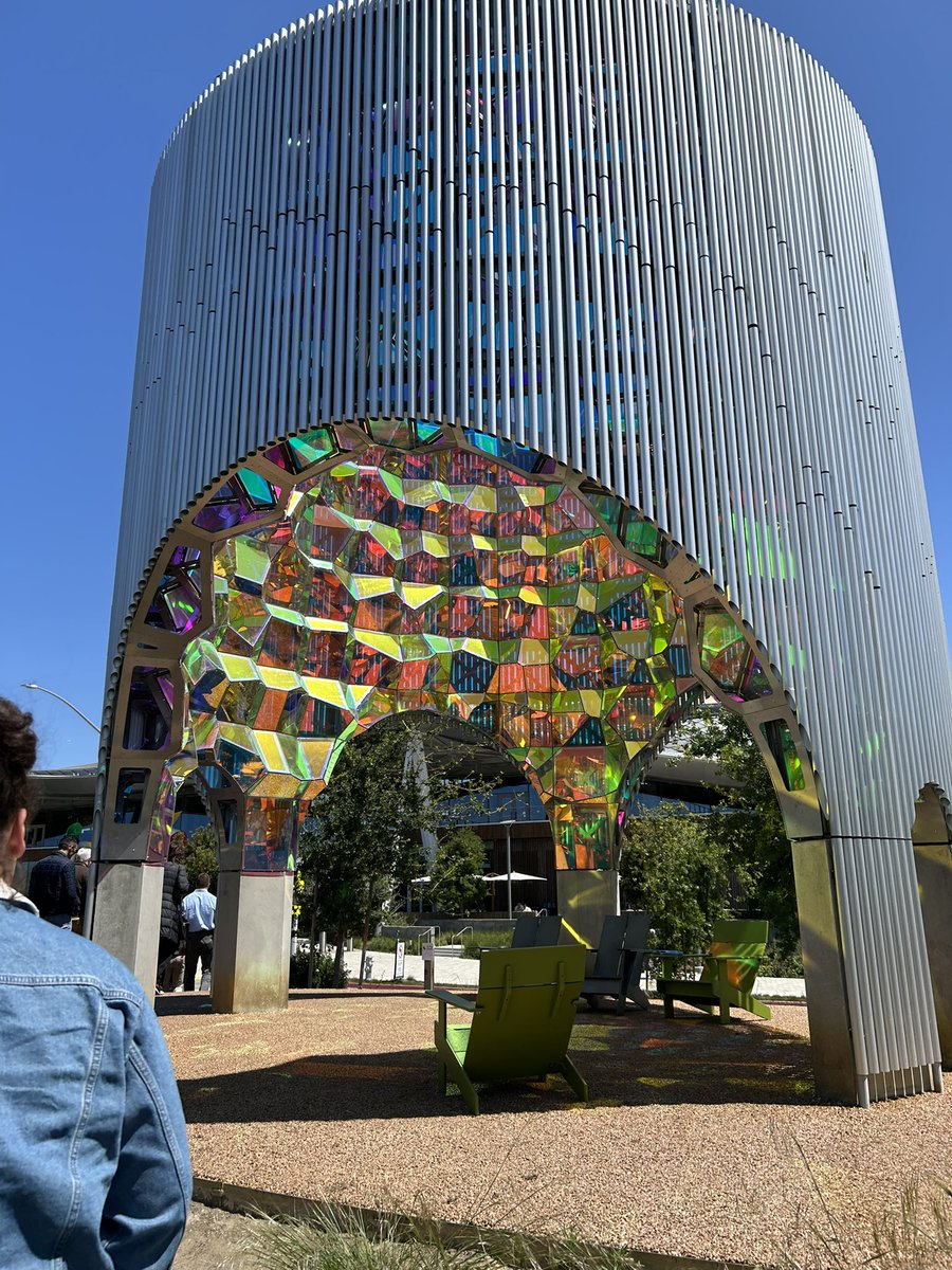 AASAHQ's tweet image. We took a tour of @Google’s legendary campus! Innovation was in the air at Mountain View. 🤖

 #AASA #InnovationForTransformation