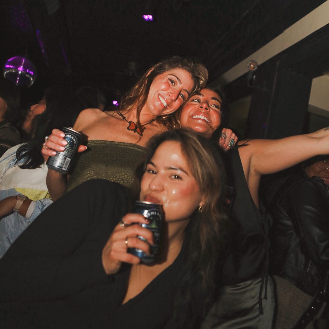 PauzPresents's tweet photo. HOUSTON, ARE YOU READY?! Kick off Cinco de Mayo weekend with Reggaeton Sin Parar @NOTOHouston! Dance to all your favorite hits from artists like Bad Bunny, J Balvin, Karol G, and MORE! Tickets are selling fast — Grab yours now! Click the link in our bio 💫 https://t.co/Jy04hm38fj