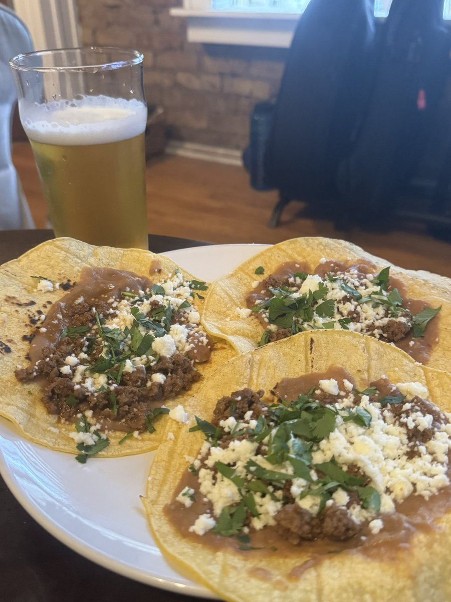 youngpeezy8's tweet photo. Bring on the tornados, hail, rain, thunder, wind!! โ๏ธ ๐ช๏ธ๐จ๐ฎ #Tacos #QuesoFresco #ChefPeezy https://t.co/hTfrU8yO0e