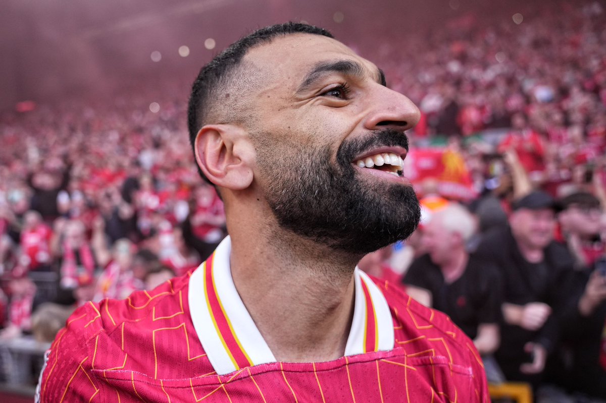super_jon's tweet photo. Up close and personal on The Kop @LFC 📸 for @AP #jonsuperphotography https://t.co/5WRuN2gmar