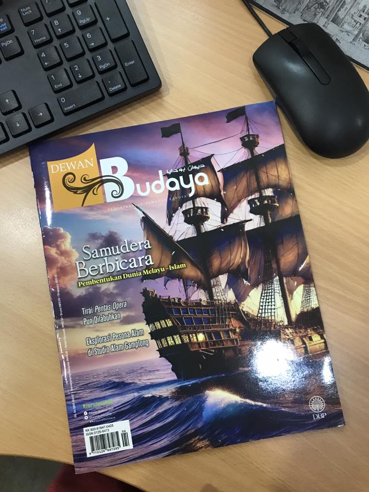 Pameran "Oceans that Speak" di Muzium Kesenian Islam Malaysia akan berakhir 15 Jun ini. Dapatkan juga Dewan Budaya edisi April 2025 untuk memahami isi kandungan pameran ini di dalam artikel bertajuk “Samudera Berbicara: Menelusuri Seni Islam, Era Kolonialisme, dan Dunia Melayu”.