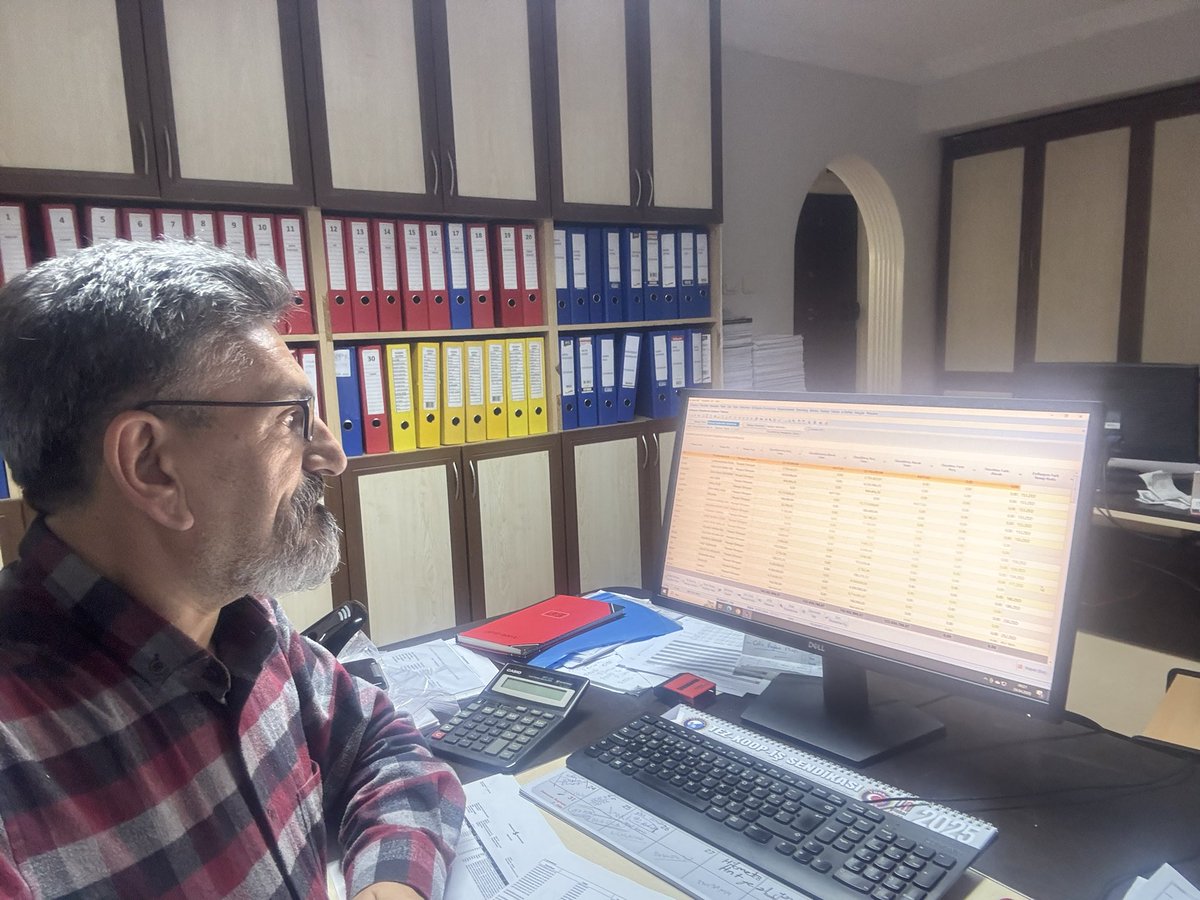 📌Nerde bir ışık yanıyorsa 
📌Bilinki Mali Müşavirler hala çalışıyor
📌Nöbetçi Mali Müşavir olduk.
#KurumlarVergisiUzatılsın