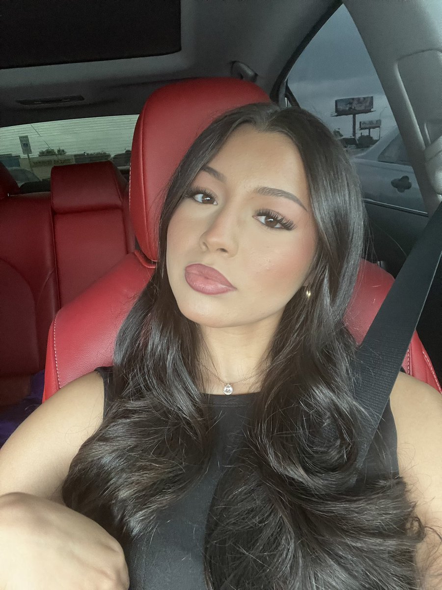 pics for twitter 😘.