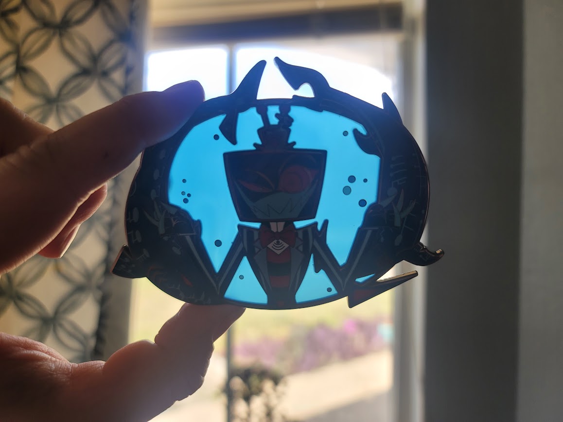 bambixthebeast's tweet photo. 🎼Welcome home~🎶🎶
💖FINALLY GOT THE BOI 💖
And he's so fucking gorgeous.
I cried.
I'll be shipping them out this week FINALLY.
Very limited in hands will be on 5/9 at 5pm CST
#voxhazbinhotel #vox #hazbinhotelvox #hazbinhotelfanmerch #hellishmerch #overlordvox https://t.co/oEUwyf4P9T