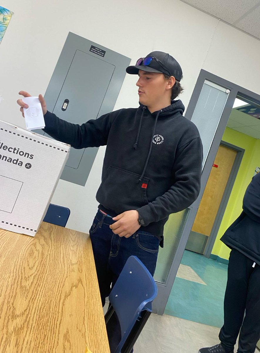 William Gillett Acad (@willgillettacad) on Twitter photo Canadian Federal Election day today and our Eagles may not be old enough to cast a real ballot but they cast their vote at our Mock Election #studentvotecanada Getting the hang of democracy and learning how every voice matters <a href="/CIVIX_Canada/">CIVIX Canada (EN)</a> Canadian Federal Election day today and our Eagles may not be old enough to cast a real ballot but they cast their vote at our Mock Election #studentvotecanada Getting the hang of democracy and learning how every voice matters <a href="/CIVIX_Canada/">CIVIX Canada (EN)</a>