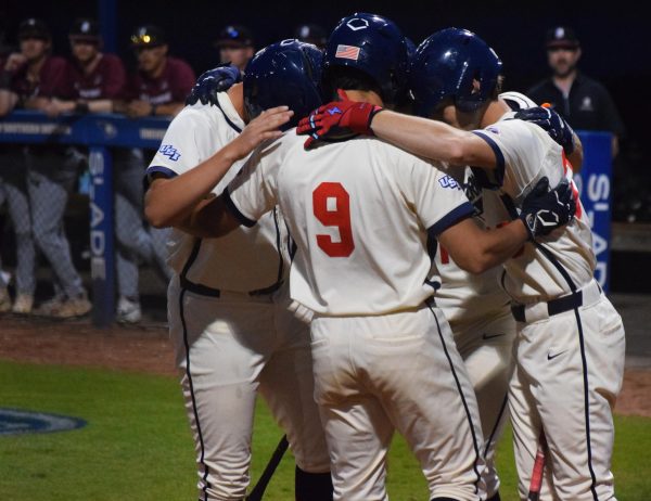 usishield's tweet image. The USI Baseball team hosted the Bellarmine University Knights at the USI Baseball Field on April 23 and delivered a 10-9 cinematic victory with a dramatic walk-off.

Photos by Will Kessinger

Read the full game analysis here: usishield.com/46924/sports/u…