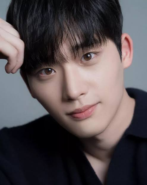 IT IS! and xiumin store's first guests are seonghwa &amp; yunho from ateez! and actor lee jonghyuk! 🥲