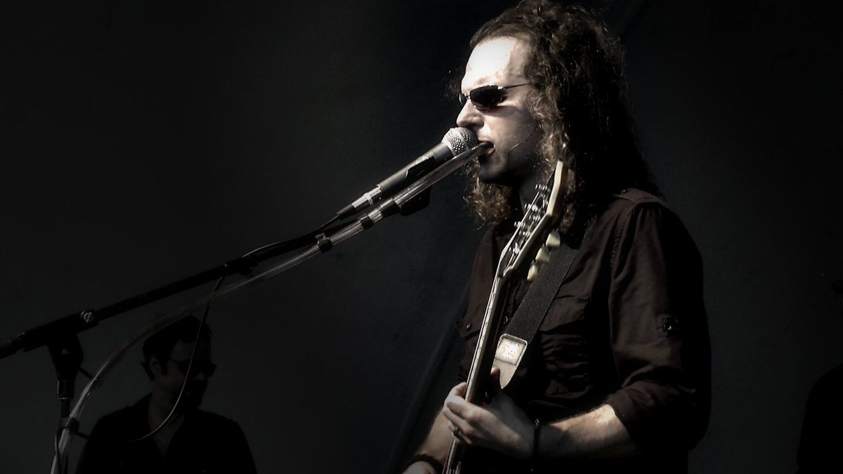 Joe Vitale Jr of Ravenwood "Talk Box" guitar solo on "Fight It Or Self Destruct" live on stage on August 26th, 2016 in Akron, OH. Videography by Forshee Media &amp; Bob Aman

#liveband