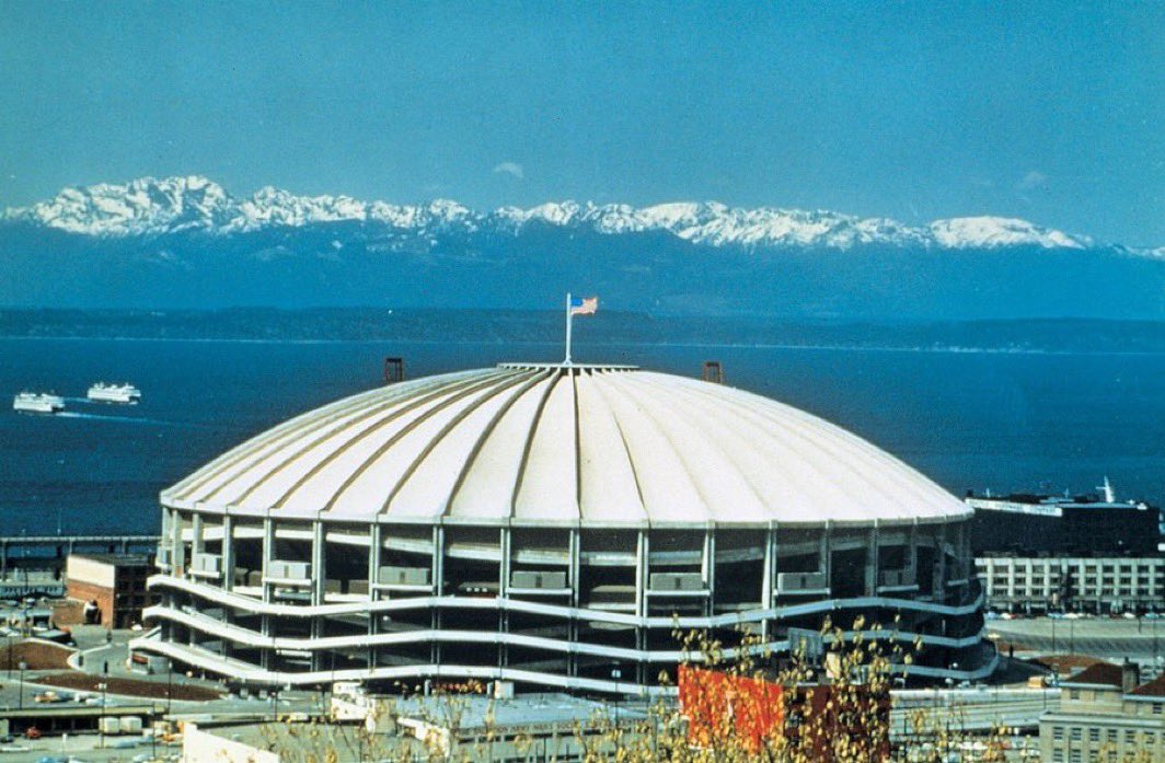 Never saw a game at the Kingdome but the site of the 1979 All-Star made a permanent impact on my imagination. Rest in peace, you magnificent beast of the 70s.