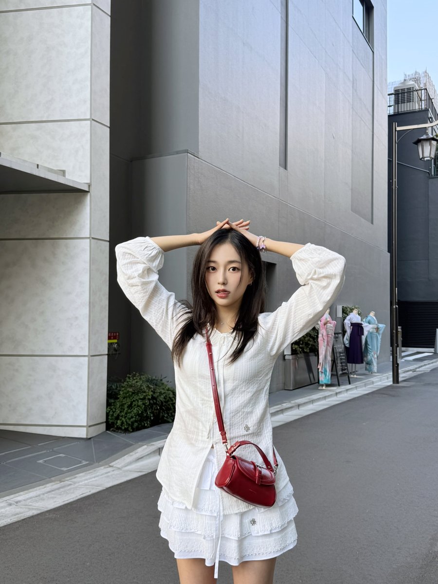 오늘 밤은 야식🍗에 #예은 이의 <무엇이든 물어보세요🔈> 라이브 어때요?📱
잠시 후 10PM(KST)⏰ #슈퍼벨컴퍼니 공식 유튜브 라이브에서 만나요💟

🔗bit.ly/44xt2PF

#장예은 #YEEUN #イェウン #チャンイェウン #superbellcompany #superbell #SBC