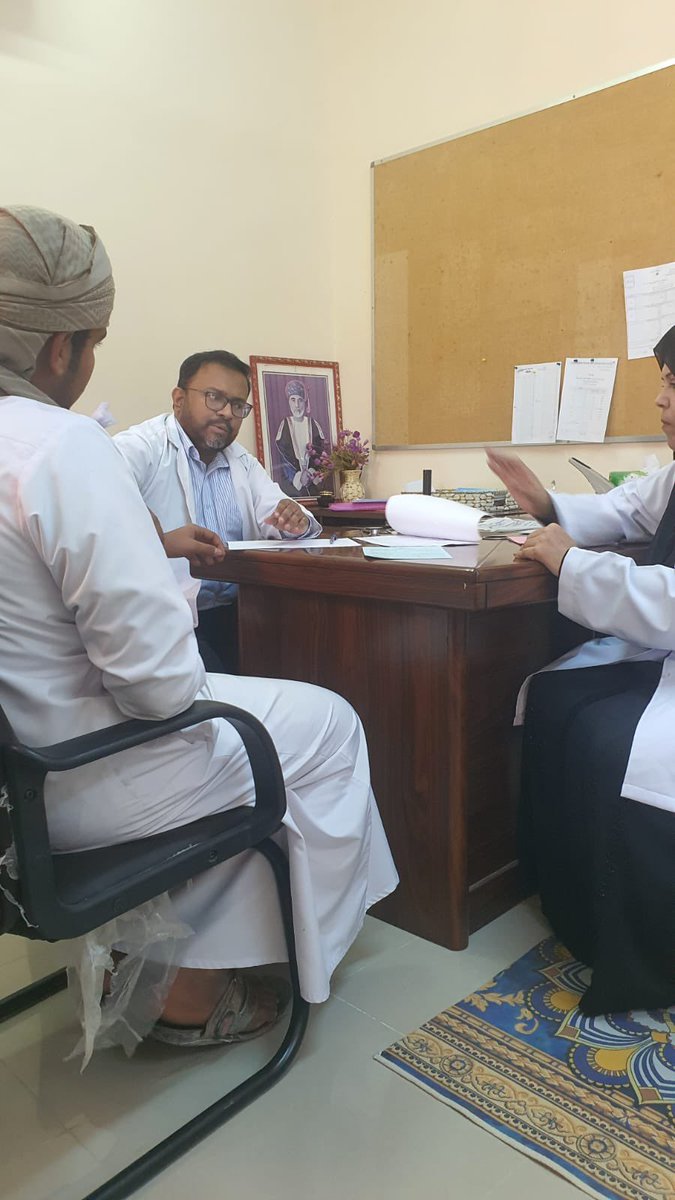 تم  زيارة مدرسة عيون من قبل الزائر الصحي وقد عمل فحص شامل لطلاب الصفوف الأول والسابع والعاشر (وزن وطول وكتلة وتحديد الحالة الغذائية للطلاب) كما تم تحويل الطلاب الذين لديهم مشاكل بالصدر أو بالأذن الي مستشفى السلطان قابوس لعمل اللازم.