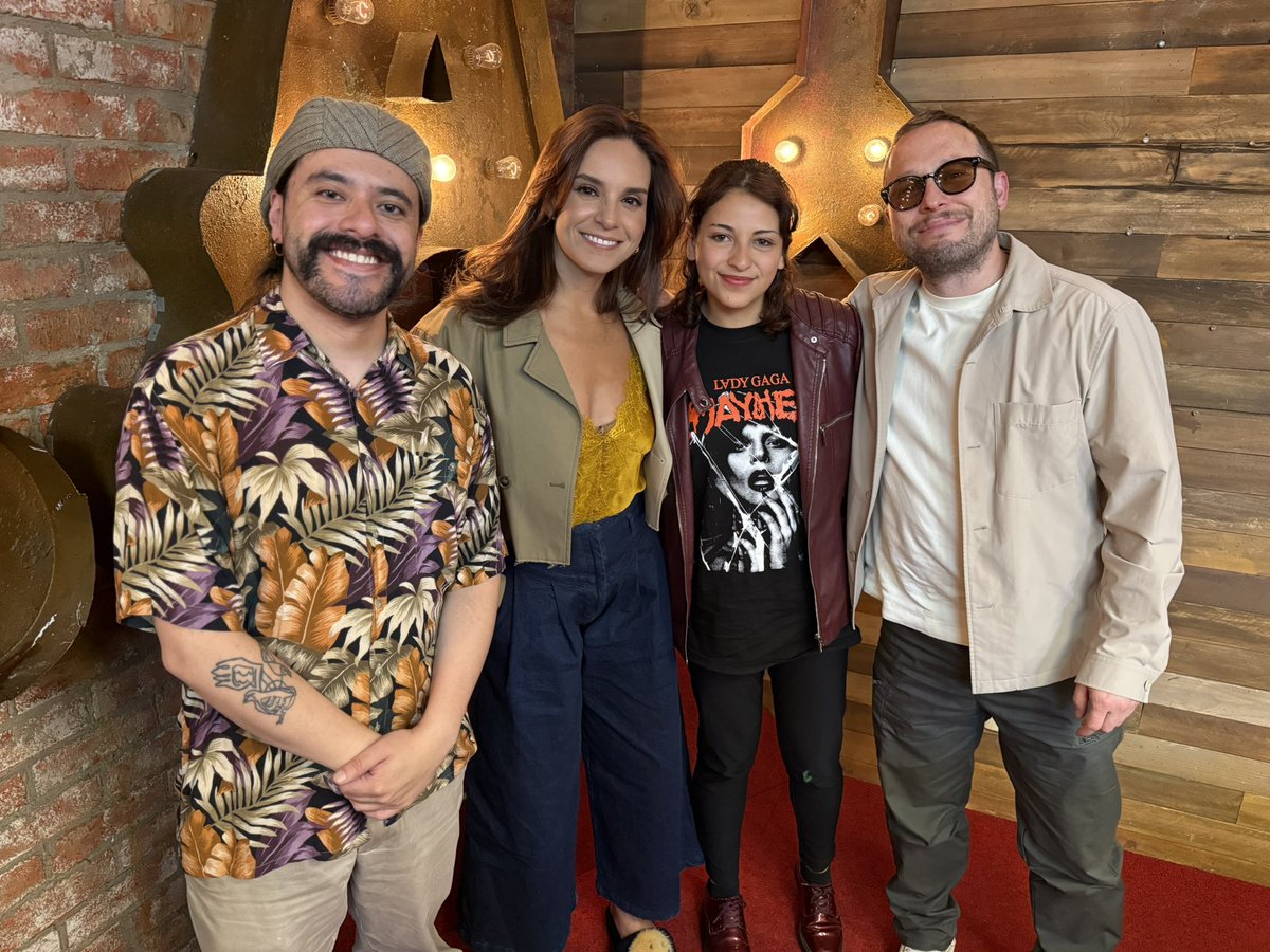 Exa FM (@exafm) on Twitter photo ¡Estamos con <a href="/hernameisfer/">𝐟𝐞𝐫</a> 🎥🎬🍿! Nos viene a dar las recomendaciones de cine que no te puedes perder esta semana 😎 Seguimos en #LaCaminera con <a href="/taniarin/">Tania Rincón</a>, <a href="/fran_hevia/">Fran Hevıa | El Novio de América</a> y <a href="/Fer_Gay/">FER GAY</a> 🤪 En el 104.9 FM 📻 ¡Estamos con <a href="/hernameisfer/">𝐟𝐞𝐫</a> 🎥🎬🍿! Nos viene a dar las recomendaciones de cine que no te puedes perder esta semana 😎 Seguimos en #LaCaminera con <a href="/taniarin/">Tania Rincón</a>, <a href="/fran_hevia/">Fran Hevıa | El Novio de América</a> y <a href="/Fer_Gay/">FER GAY</a> 🤪 En el 104.9 FM 📻